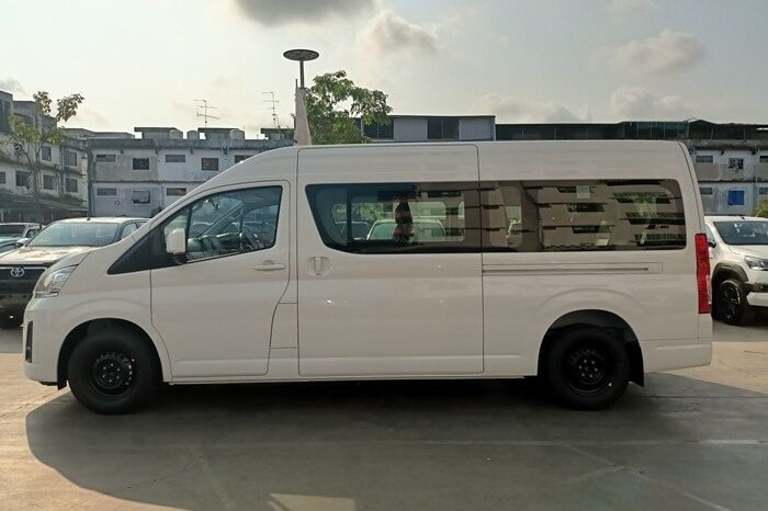 
								TOYOTA COMMUTER 2026 full									