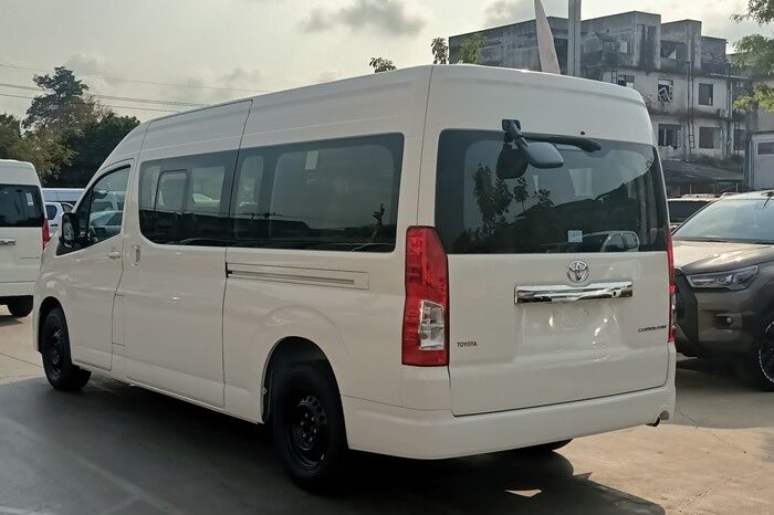 
								TOYOTA COMMUTER 2026 full									