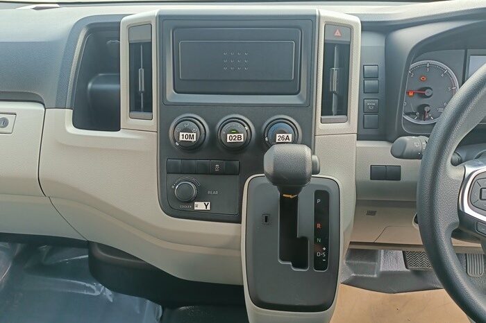 
								TOYOTA COMMUTER 2026 full									