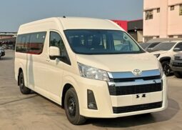 TOYOTA COMMUTER 2026