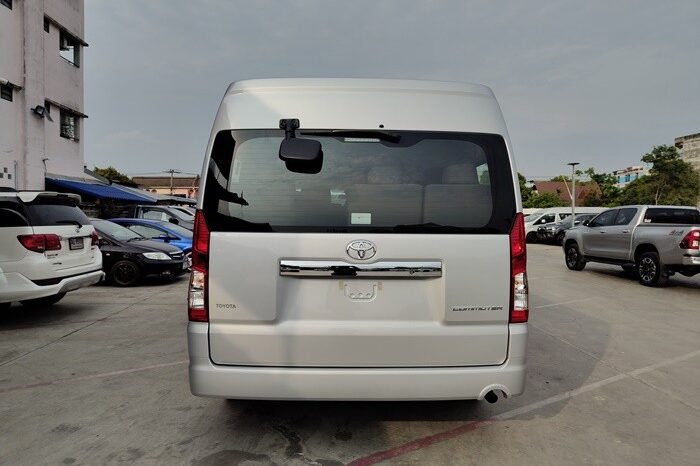 
								TOYOTA COMMUTER 2015 full									