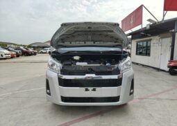 TOYOTA COMMUTER 2015