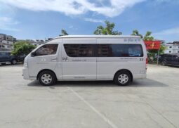 TOYOTA COMMUTER 2016