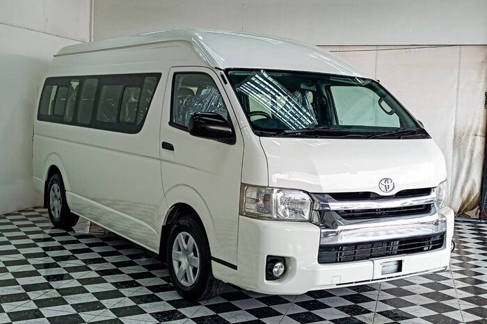 
								TOYOTA COMMUTER 2015 full									