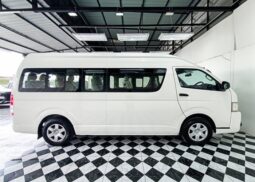 TOYOTA COMMUTER 2015