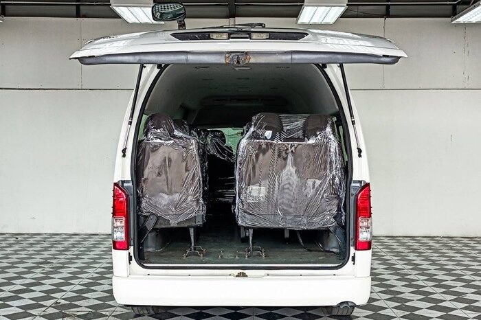 
								TOYOTA COMMUTER 2015 full									