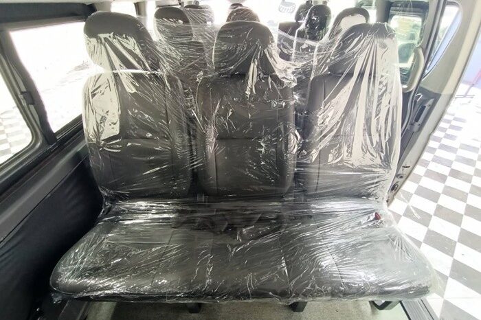 
								TOYOTA COMMUTER 2015 full									