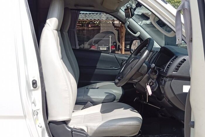 
								TOYOTA COMMUTER 2019 full									