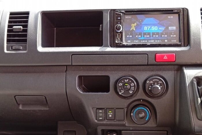 
								TOYOTA COMMUTER 2019 full									