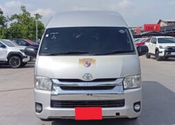 TOYOTA COMMUTER 2019