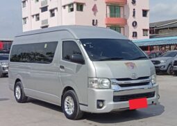 TOYOTA COMMUTER 2019