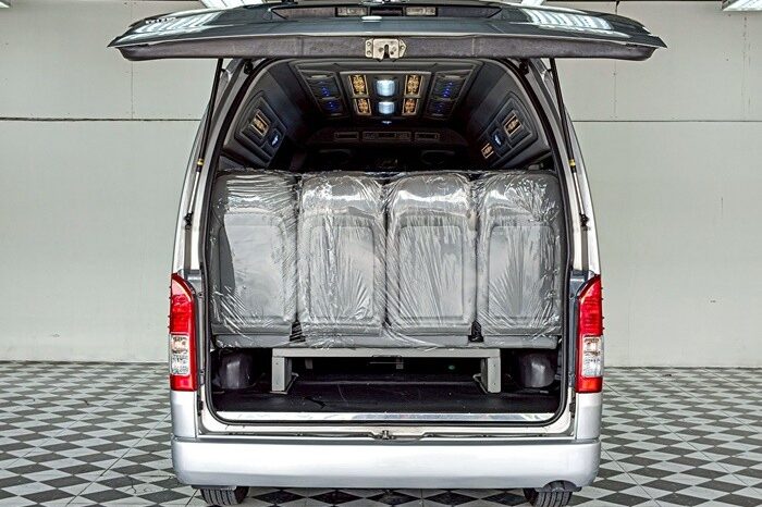 
								TOYOTA COMMUTER 2020 full									