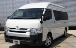 TOYOTA HIACE COMMUTER 2017