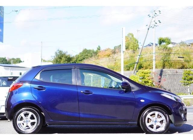 
								MAZDA DEMIO 15C 2013 full									