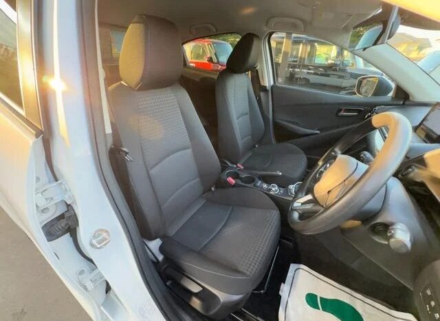 
								MAZDA DEMIO 15 S 2018 full									