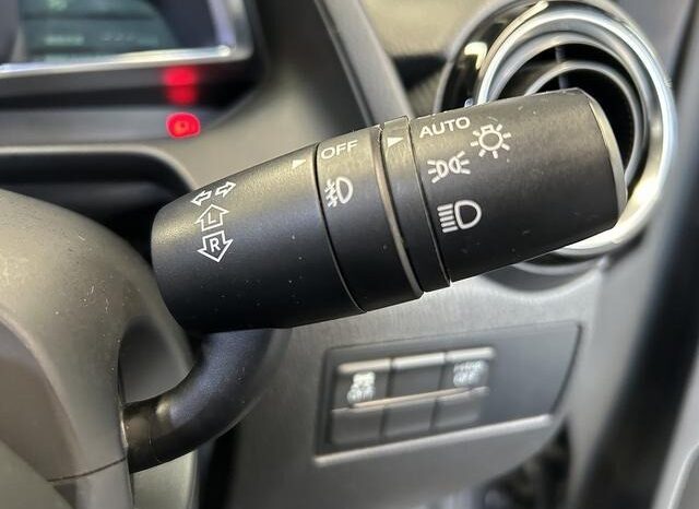 
								MAZDA DEMIO XD TOURING 015 full									