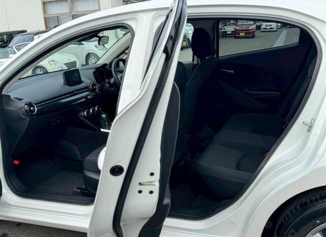 
								MAZDA DEMIO 15S 2019 full									