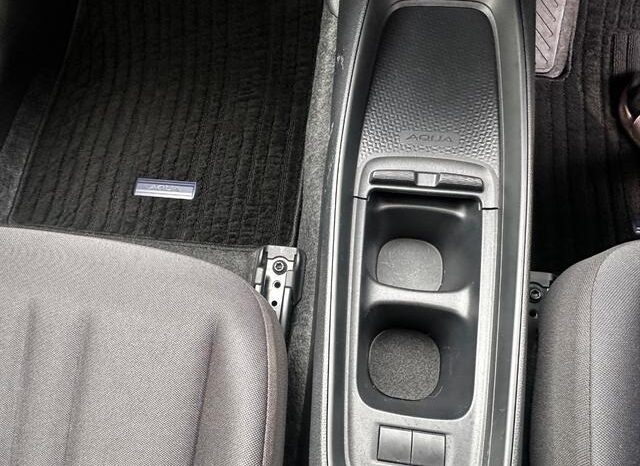 
								TOYOTA AQUA 2024 full									