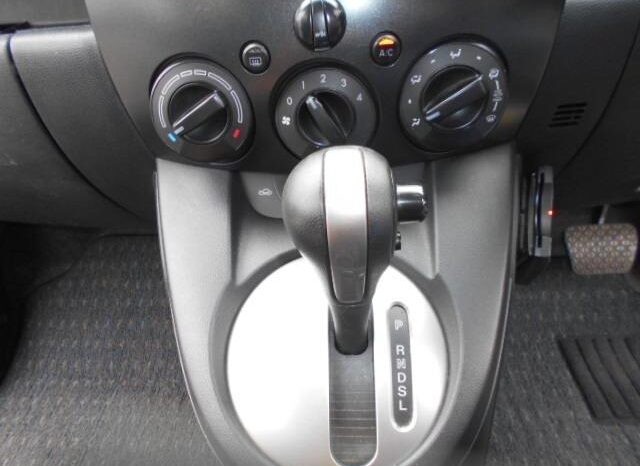 
								MAZDA DEMIO 13C SMART EDITION 2011 full									