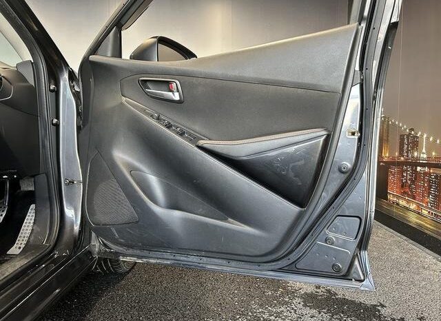 
								MAZDA DEMIO XD TOURING 015 full									