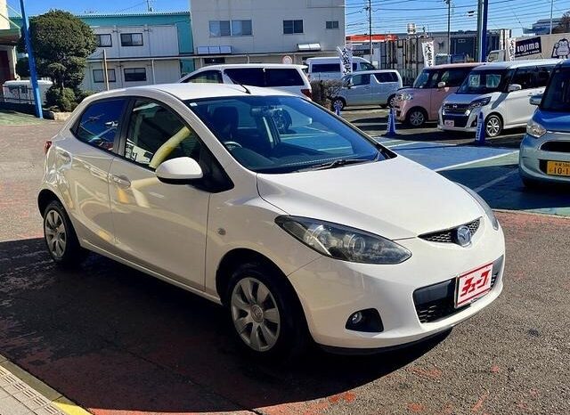 
								MAZDA DEMIO 13-V HID EDITION  2011 full									