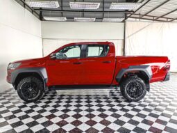 
										Toyota Hilux GR Sports full									