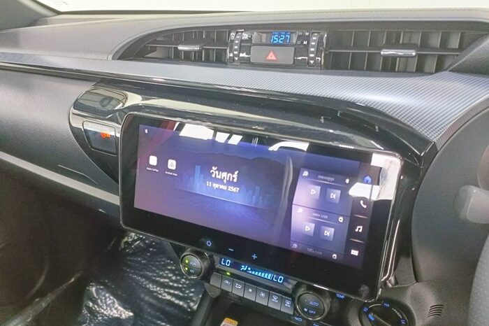 
								Toyota Hilux GR Sports full									
