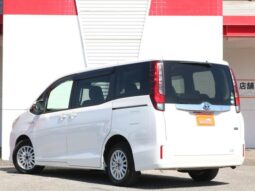 TOYOTA NOAH 2016