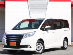 TOYOTA NOAH 2016