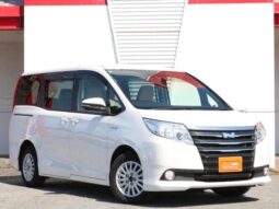 TOYOTA NOAH 2016