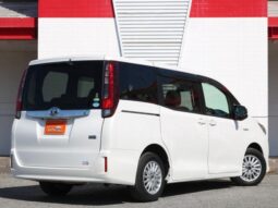 TOYOTA NOAH 2016
