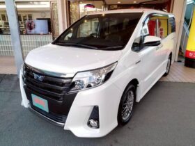 TOYOTA NOAH 2016