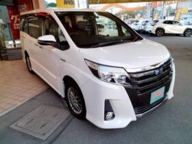TOYOTA NOAH 2016