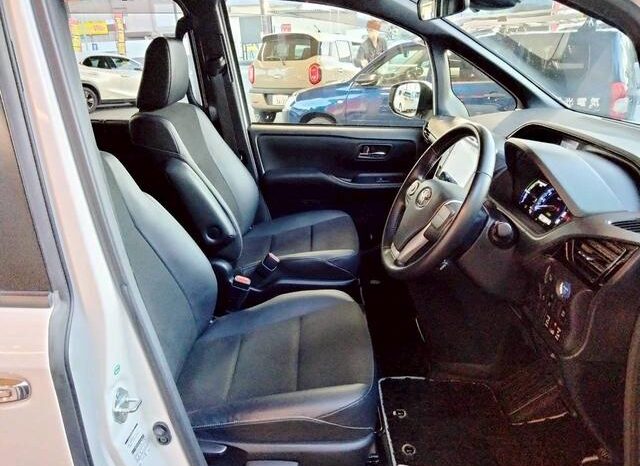 
								TOYOTA NOAH 2016 full									