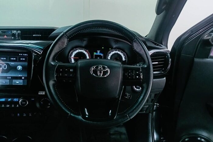 
								Toyota Hilux DOUBLE CAB full									