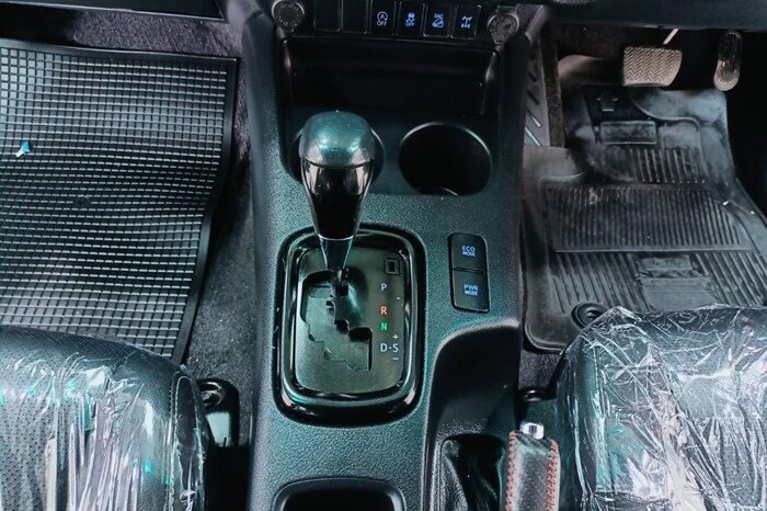 
								Toyota Hilux DOUBLE CAB full									