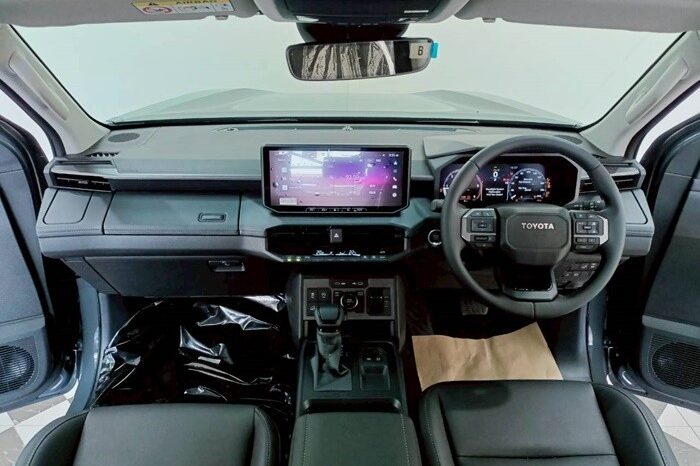
								TOYOTA HILUX TRAVO full									