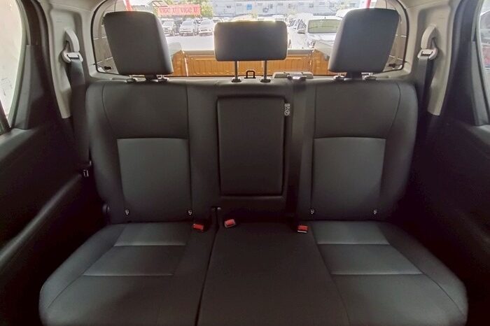 
								TOYOTA HILUX TRAVO full									