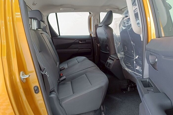 
								TOYOTA HILUX TRAVO full									