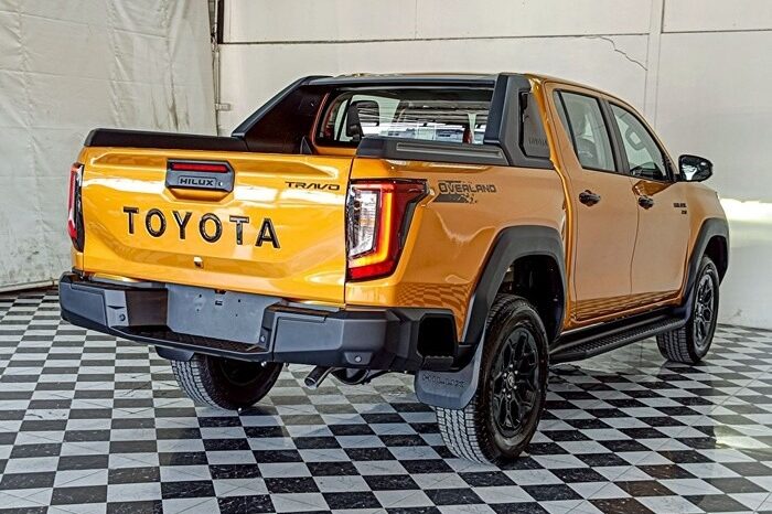 
								TOYOTA HILUX TRAVO full									