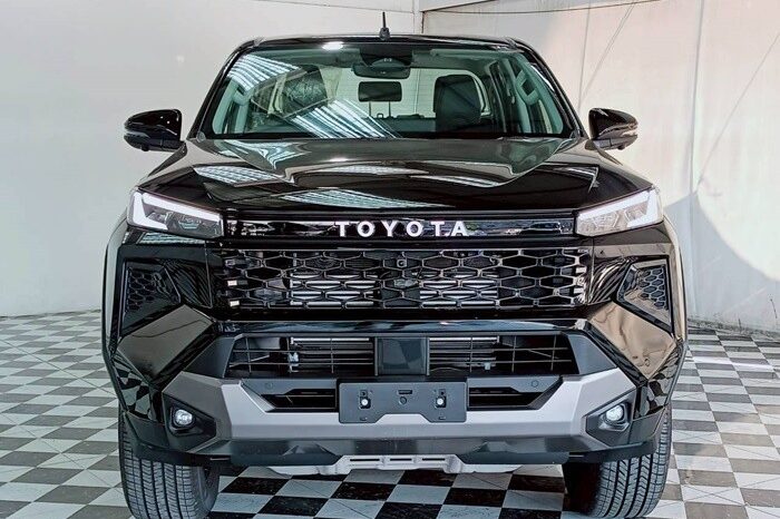
								TOYOTA HILUX TRAVO full									