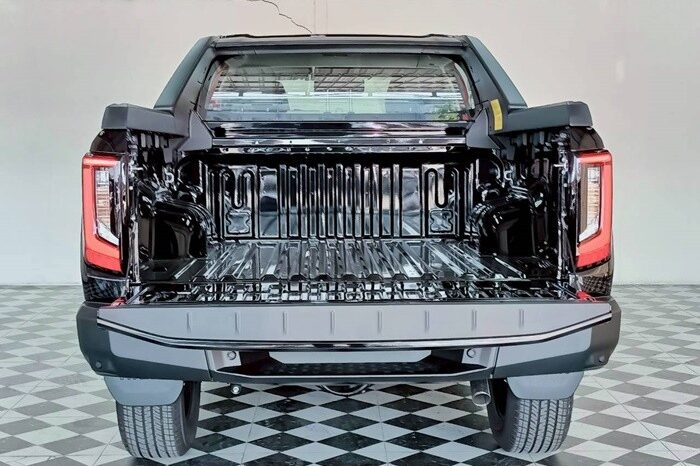 
								TOYOTA HILUX TRAVO full									
