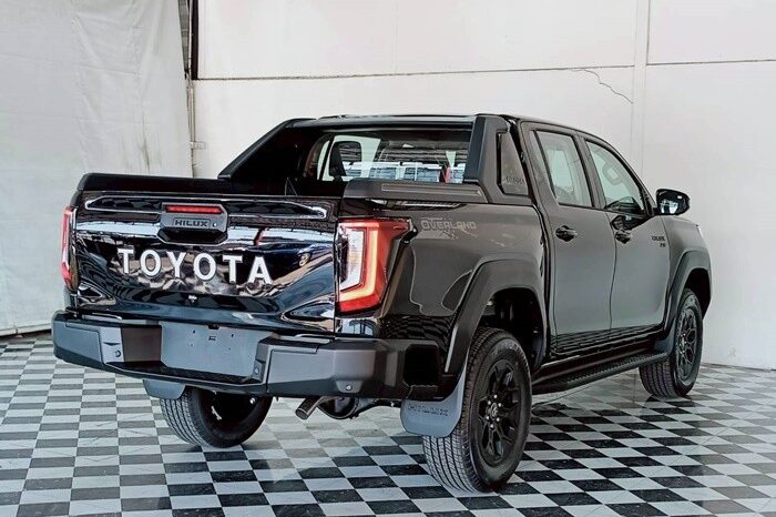 
								TOYOTA HILUX TRAVO full									