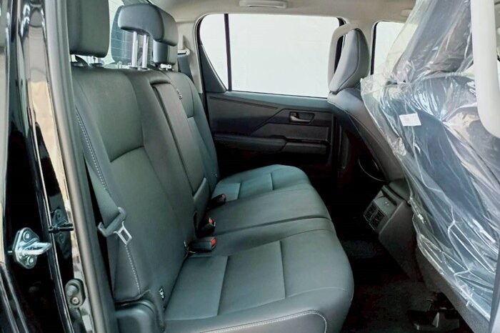
								TOYOTA HILUX TRAVO full									