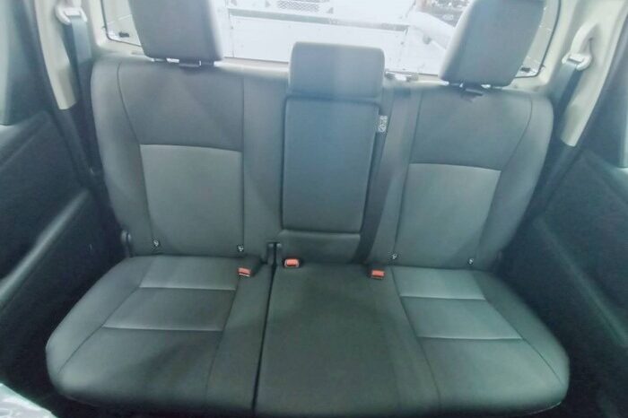 
								TOYOTA HILUX TRAVO full									