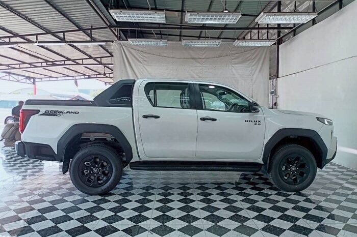 
								TOYOTA HILUX TRAVO full									