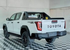 TOYOTA HILUX TRAVO