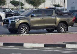 
										Toyota Hilux full									
