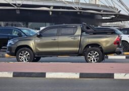 
										Toyota Hilux full									