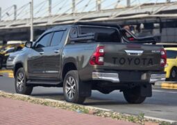 
										Toyota Hilux full									